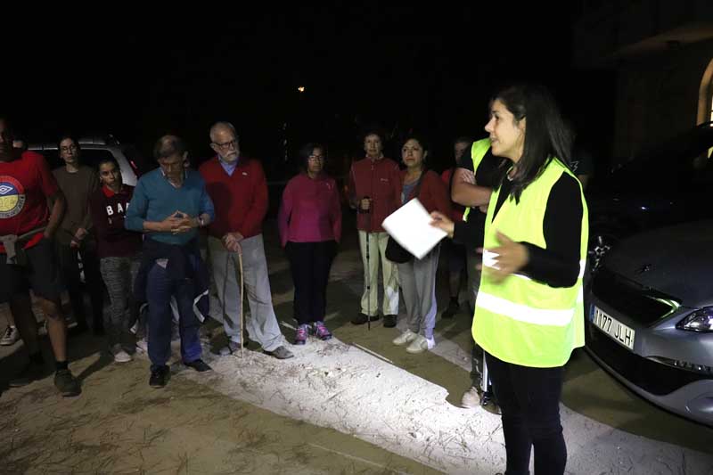 El pasado sábado día 29 de septiembre el Ayuntamiento de A Guarda, a través del Departamento de Turismo, organizó una noche de observación de estrellas desde el alto del Monte Torroso en la parroquia de Salcidos que contó con la participación de casi un centenar de personas, actividad enmarcada en las conmemoraciones del Día Mundial del Turismo, que se celebró el pasado 27 de septiembre.