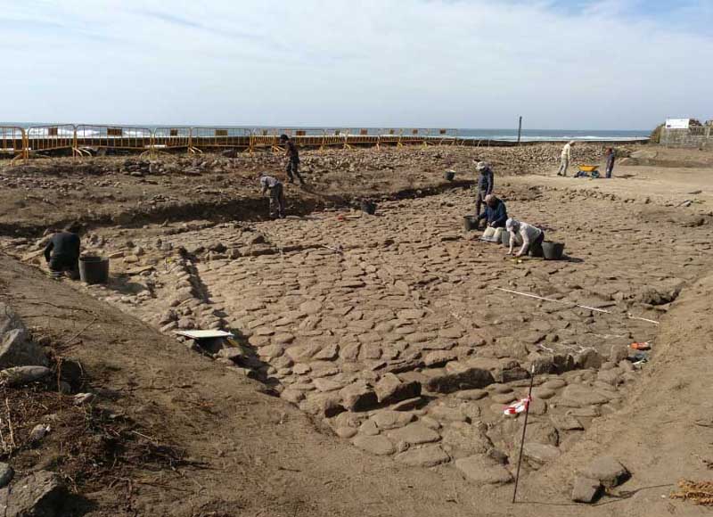 Las estructuras documentadas en A Guarda forman parte de un complejo mayor que se extiende por las costas de la antigua Gallaecia y que supone una muestra excepcional de la producción de sal en el mundo antiguo, con un enorme valor científico y potencial patrimonial.