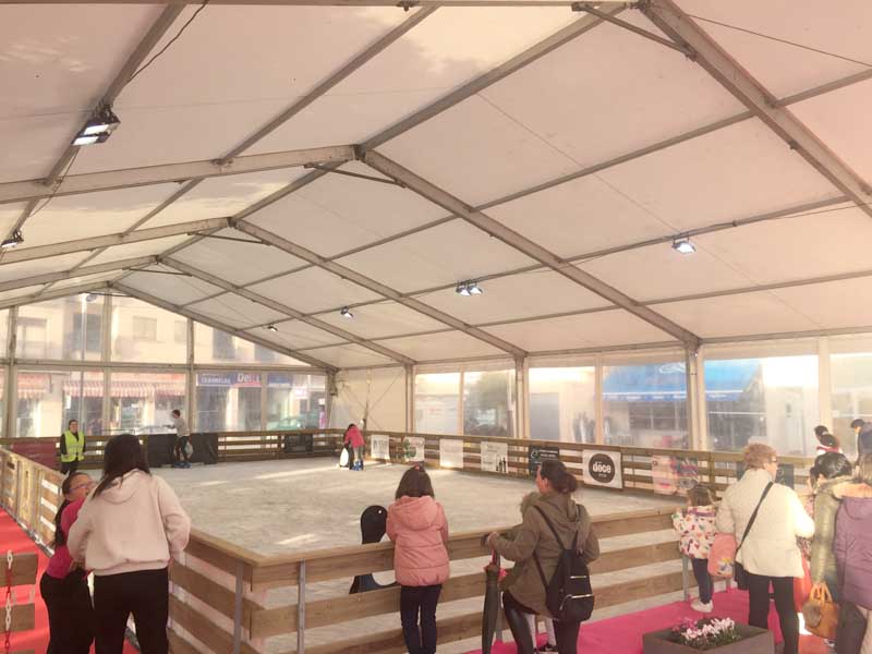 Las entradas cuestan 6€ de forma anticipada en los más de 50 establecimientos colaboradores de la villa y 7€ en la propia pista.