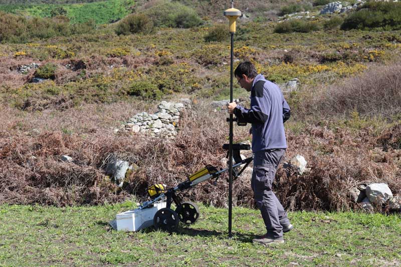 El proyecto «A Guarda, Mar de Sal» no se limita a la excavación, sino que por medio de las últimas tecnologías se quiere conseguir la imagen más amplia y precisa posible de la extensión y de la morfología de estas salinas.