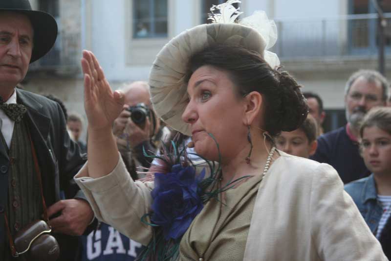 El Calendario de visitas teatralizadas por el casco histórico de A Guarda se acerca a su fin con la penúltima cita a cargo de «Os Quinquiláns», este jueves día 23 de agosto a las 21:00h, con salida desde la Plaza do Reloj.