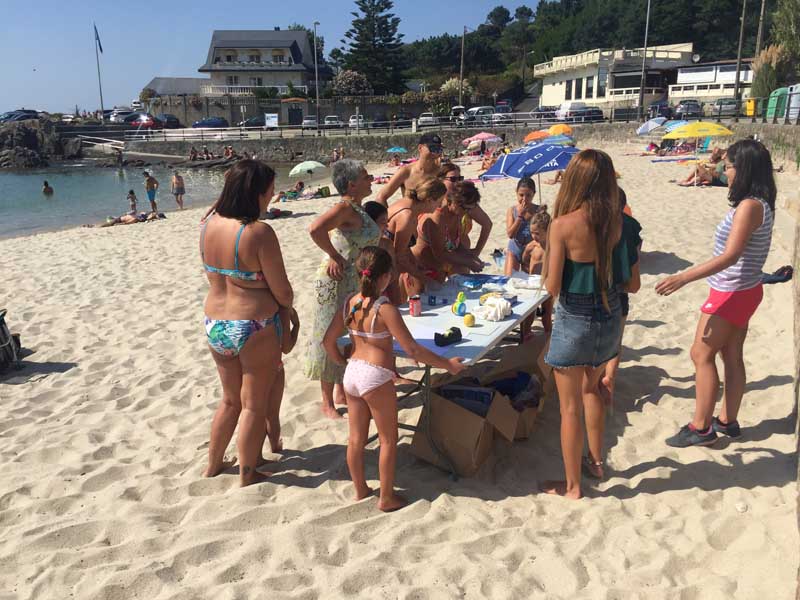 Durante el pasado fin de semana las playas guardesas de “Area Grande” y “O Muíño”, ambas con bandera azul, acogieron dos actividades medioambientales destinadas al fomento de buenas prácticas en las playas del municipio.