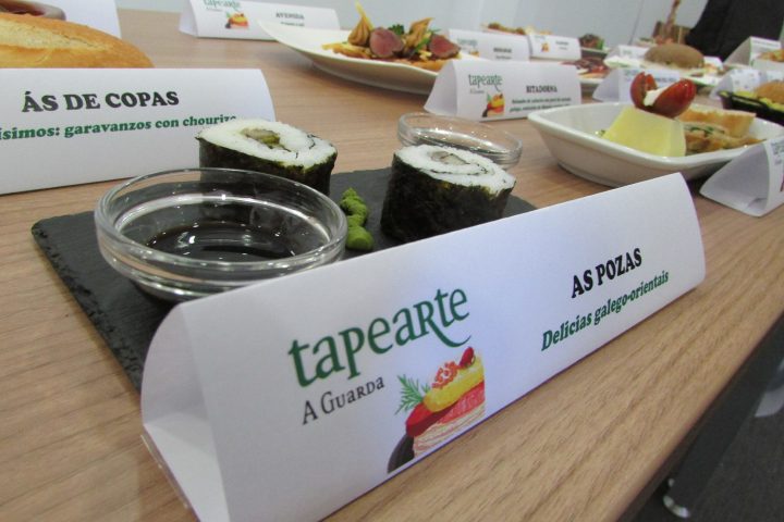 As Pozas. Delicias galego-orientales. Sushi de chocos na súa tinta e sushi de setas con grelos