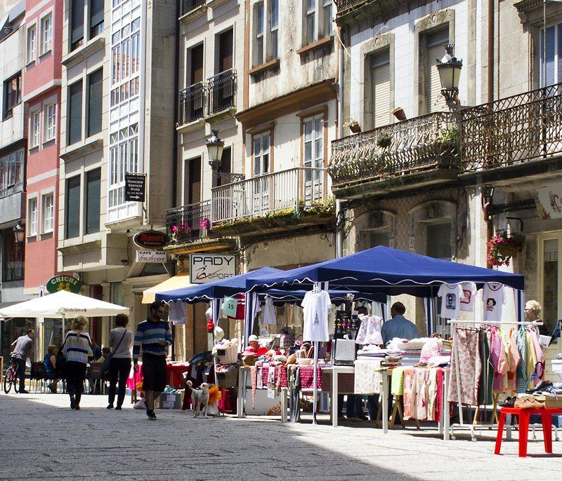 Casco urbano y zona comercial de A Guarda