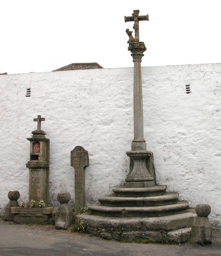 Cruceiro y Peto de Ánimas de Pinto