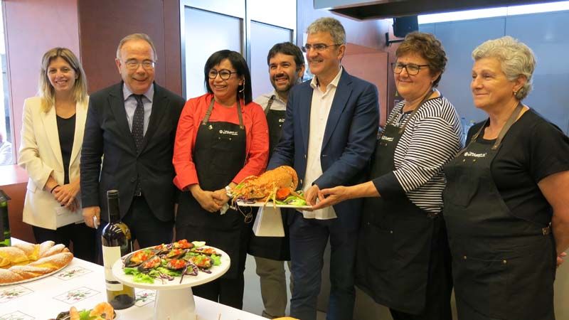 A Guarda peregrina a Santiago para presentar unha renovada “Festa da Langosta e da Cociña Mariñeira”