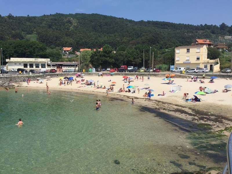 Continúa el acondicionamiento de las playas de A Guarda