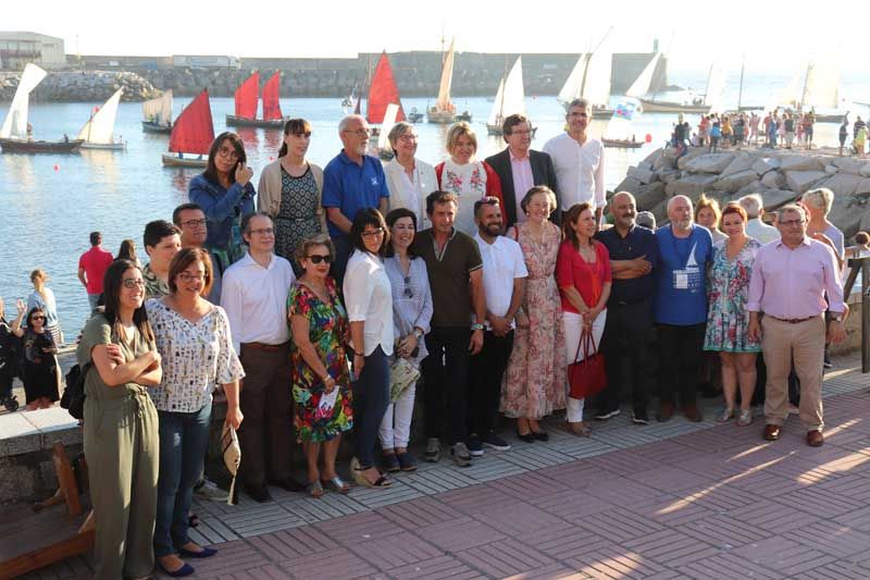 La singladura del XIV Encontro de Embarcacións Tradicionais en A Guarda se inició con el izado de velas