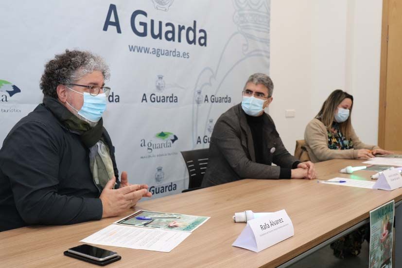 El encendido del alumbrado marca el arranque de la programación de Navidad 2020 en A Guarda