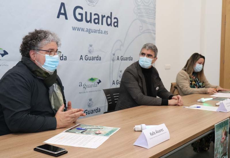 El encendido del alumbrado marca el arranque de la programación de Navidad 2020 en A Guarda