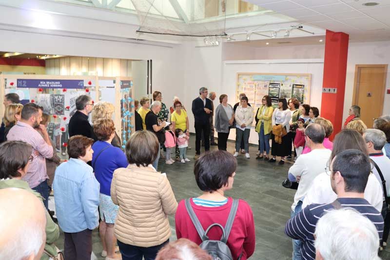 Inauguración de la exposición fotográfica sobre las Alfombras Florales en A Guarda
