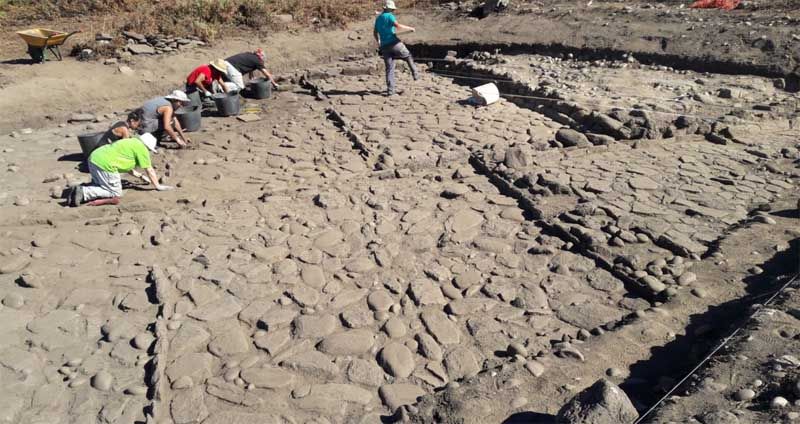 Las estructuras documentadas en A Guarda forman parte de un complejo mayor que se extiende por las costas de la antigua Gallaecia y que supone una muestra excepcional de la producción de sal en el mundo antiguo, con un enorme valor científico y potencial patrimonial.