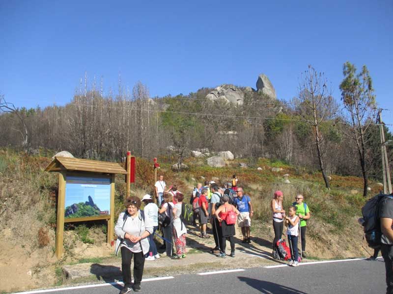 El pasado sábado día 20 de octubre se celebró la segunda salida, en la que los participantes realizaron una ruta de unos 15 km por el Monumento Natural de Pena Corneira.