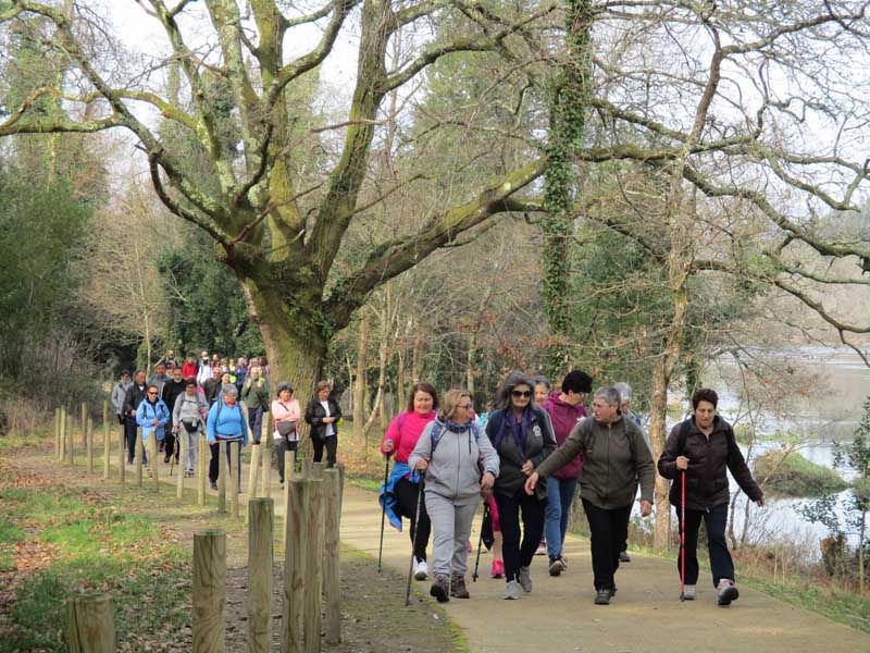 Las andainas se iniciaron el pasado sábado día 23 de febrero con un recorrido por la Ecopista de la ribera del Río Miño entre Vila Nova de Cerveira y Valença do Minho, donde un grupo de numeroso de vecinos de A Guarda y Caminha aprovecharon y disfrutaron de una expléndida jornada con unas excelentes temperaturas para conocer este paseo a orillas del Río Miño por tierras portuguesas.