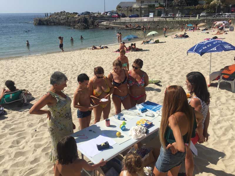Durante el pasado fin de semana las playas guardesas de “Area Grande” y “O Muíño”, ambas con bandera azul, acogieron dos actividades medioambientales destinadas al fomento de buenas prácticas en las playas del municipio.